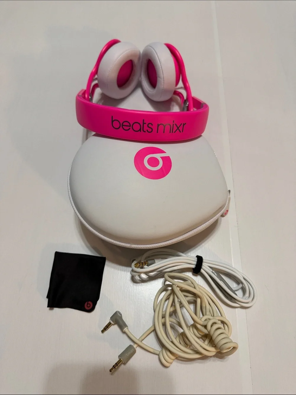 Beats by Dr. Dre MIXR Neon Pink Over the Head DJ Headphones DISCONTINUED Rare